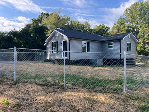 Photo of 62 Parkett Street, Rossville, GA 30741 (MLS # 1520201)