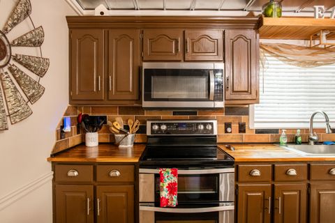 Tiny photo for 528 Magnolia Lane, Chatsworth, GA 30705 (MLS # 1527716)