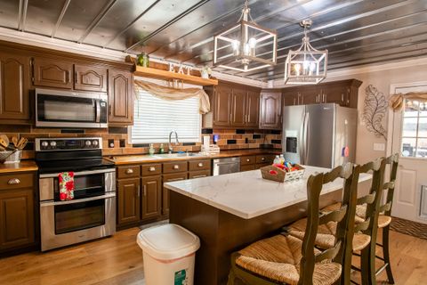 Tiny photo for 528 Magnolia Lane, Chatsworth, GA 30705 (MLS # 1527716)