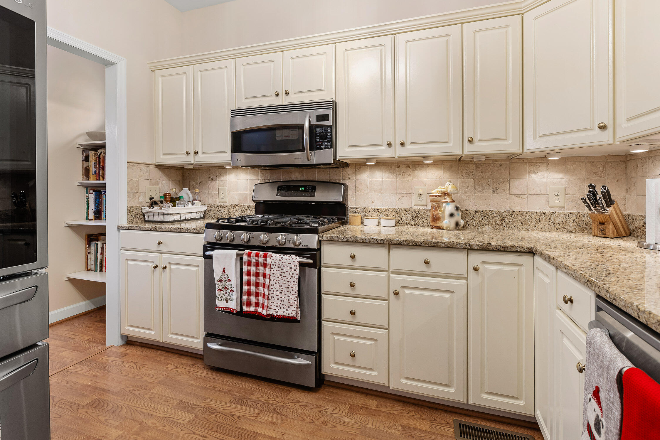 Chattanooga, Tennessee 37421, United States, 4 Bedrooms Bedrooms, ,3 BathroomsBathrooms,Residential,Active,25022