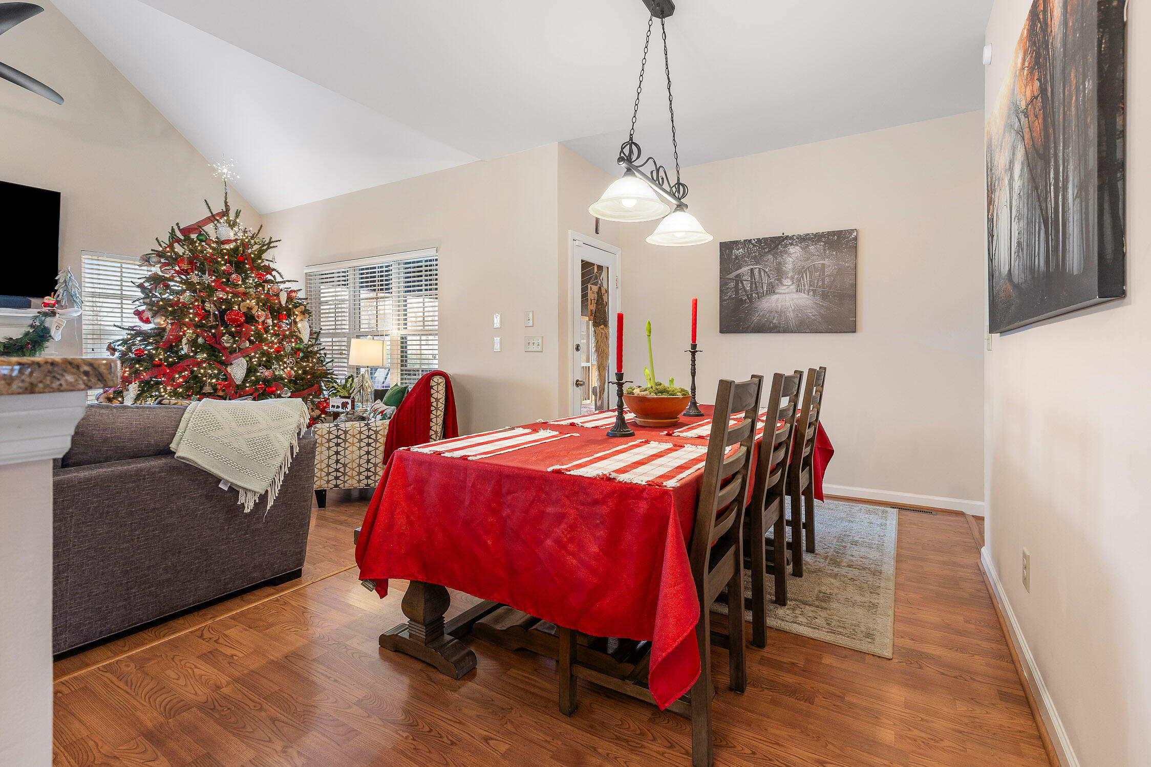 Chattanooga, Tennessee 37421, United States, 4 Bedrooms Bedrooms, ,3 BathroomsBathrooms,Residential,Active,25022