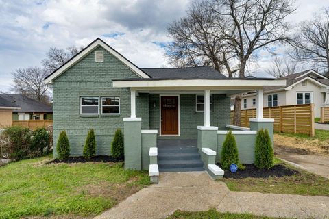 Photo of 2607 Mccallie Avenue, Chattanooga, TN 37404 (MLS # 1529914)