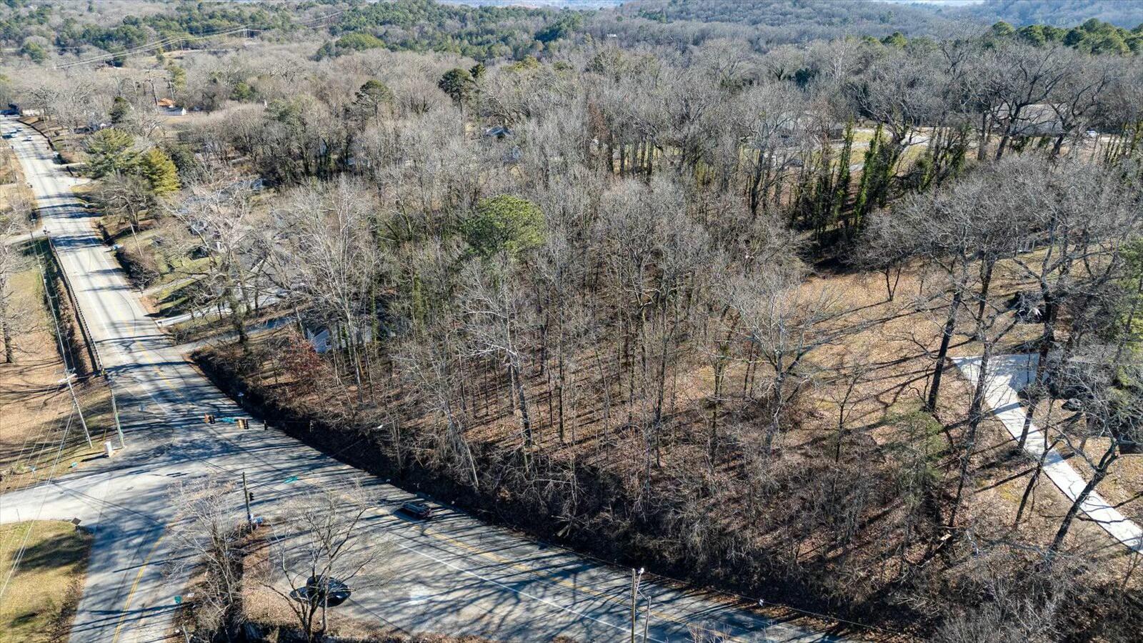 Bonny Oaks Drive, Chattanooga, Tennessee image 2