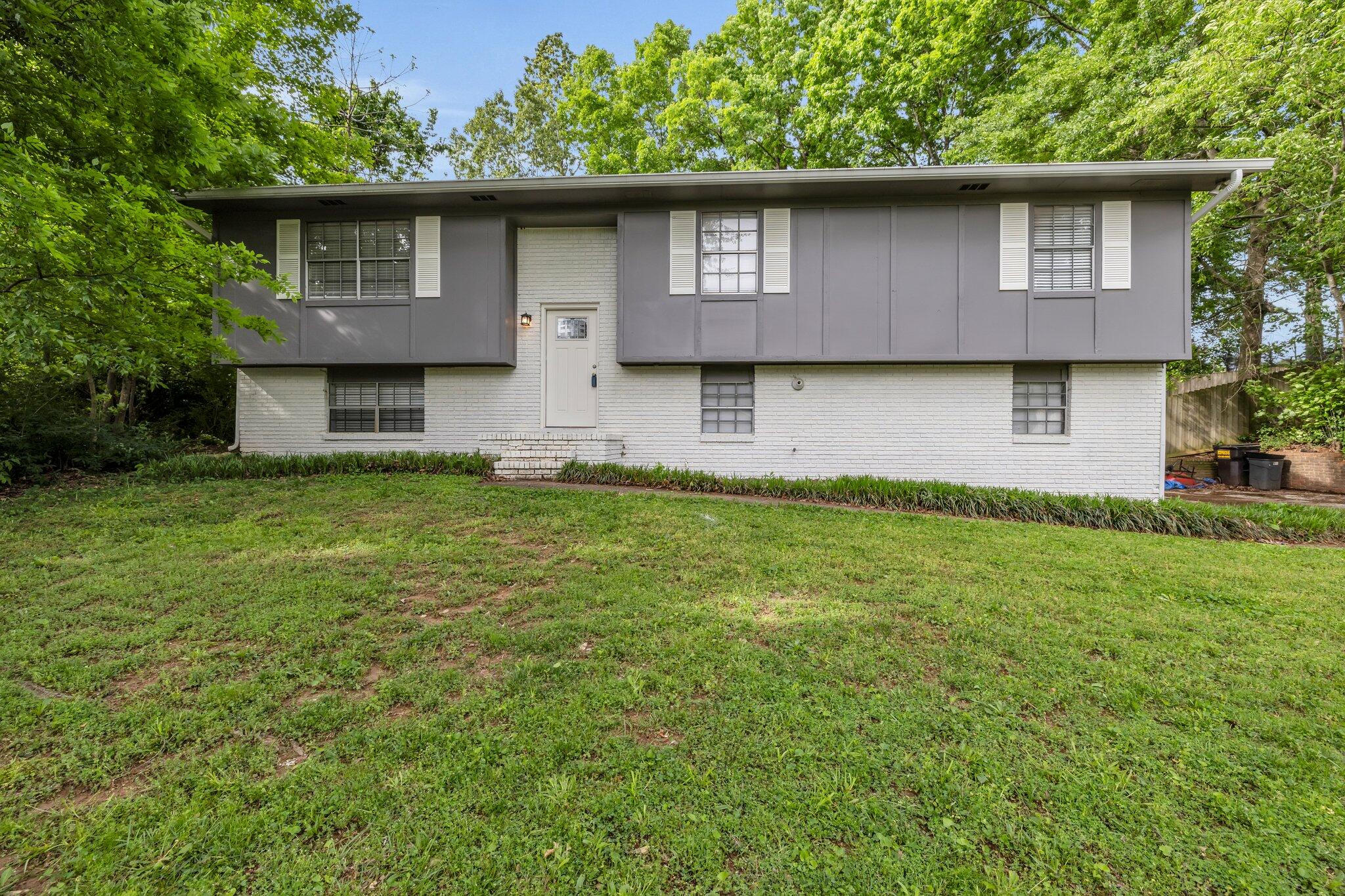 914 Kennington Hills Drive, Hixson, Tennessee image 2