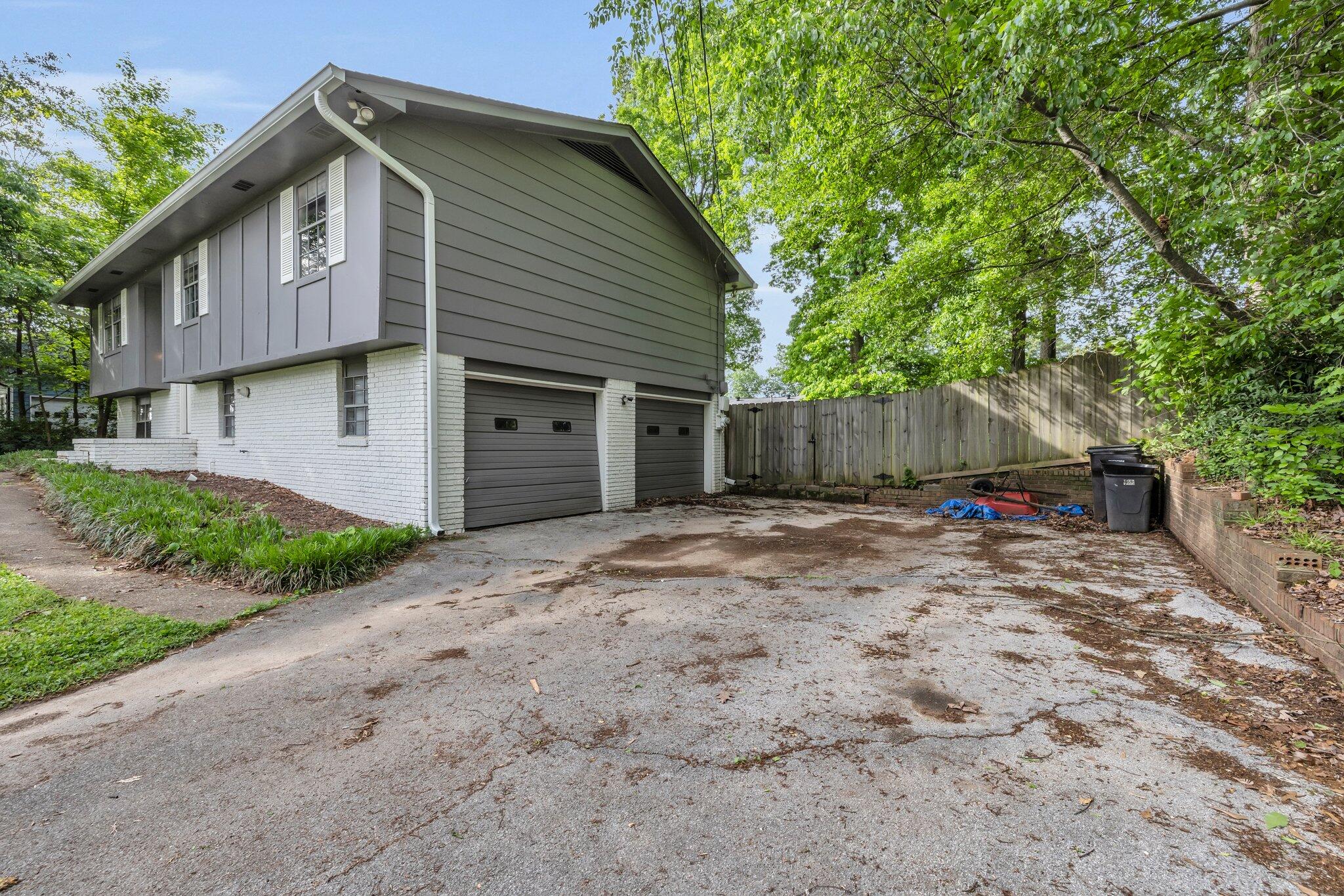 914 Kennington Hills Drive, Hixson, Tennessee image 3