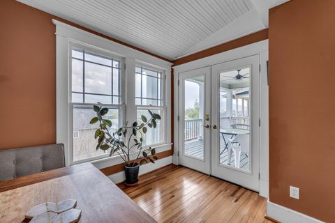 Tiny photo for 212 Jarnigan Avenue, Chattanooga, TN 37405 (MLS # 1529055)