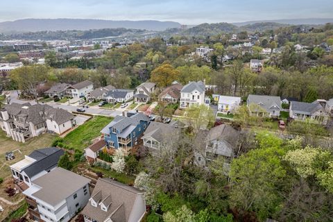 Tiny photo for 212 Jarnigan Avenue, Chattanooga, TN 37405 (MLS # 1529055)