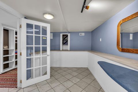 Tiny photo for 212 Jarnigan Avenue, Chattanooga, TN 37405 (MLS # 1529055)