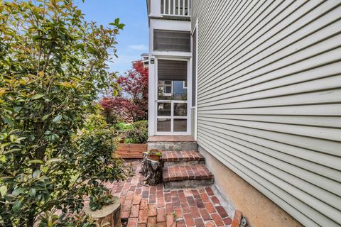 Tiny photo for 212 Jarnigan Avenue, Chattanooga, TN 37405 (MLS # 1529055)