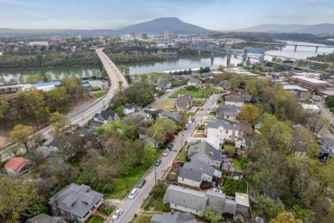 Tiny photo for 212 Jarnigan Avenue, Chattanooga, TN 37405 (MLS # 1529055)