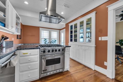 Tiny photo for 212 Jarnigan Avenue, Chattanooga, TN 37405 (MLS # 1529055)