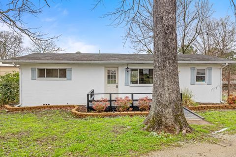 Photo of 2921 Kirkman Road, Chattanooga, TN 37421 (MLS # 1530504)