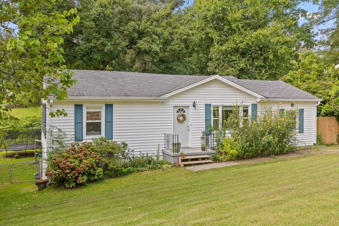 Photo of 1432 Brenda Road, Chattanooga, TN 37415 (MLS # 1529913)