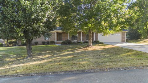 Photo of 1004 Greenway Lane, Etowah, TN 37331 (MLS # 1522433)