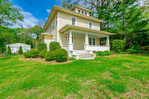 Photo of 201 E Newberry Street, Chattanooga, TN 37415 (MLS # 1532381)
