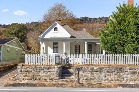 Photo of 4415 Saint Elmo Avenue, Chattanooga, TN 37409 (MLS # 1524299)