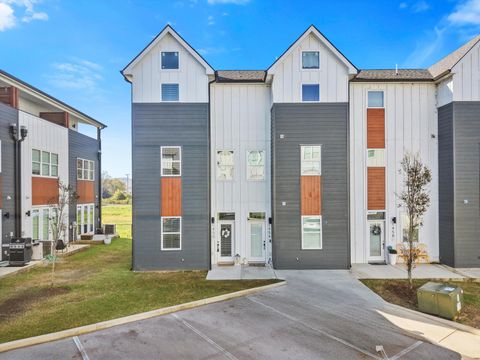 Photo of 1450 Stockyard Place, Chattanooga, TN 37408 (MLS # 1524225)