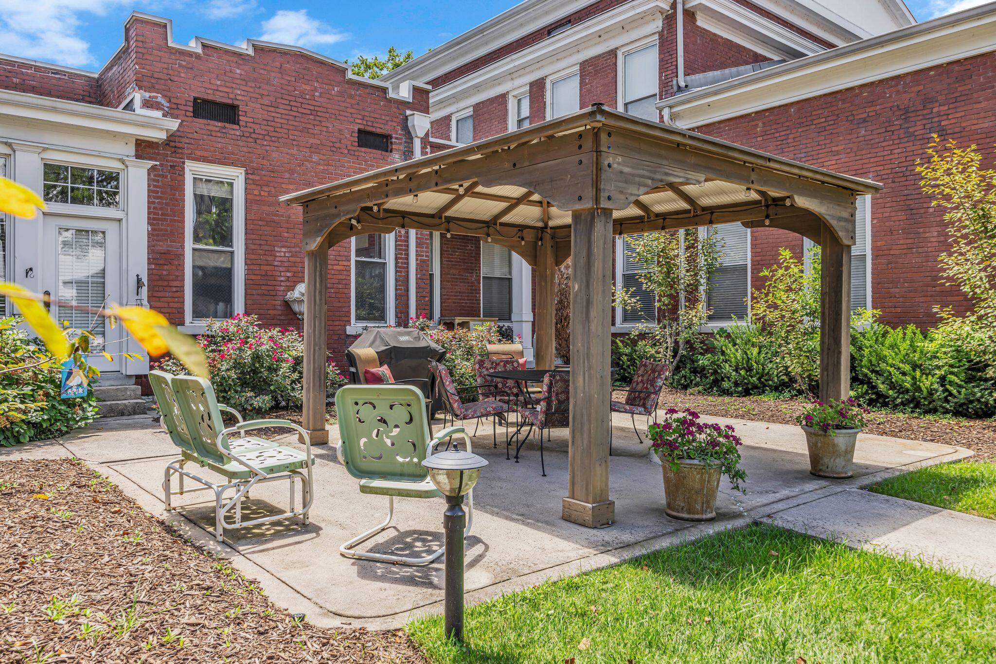 16 Euclid Avenue Ste M11