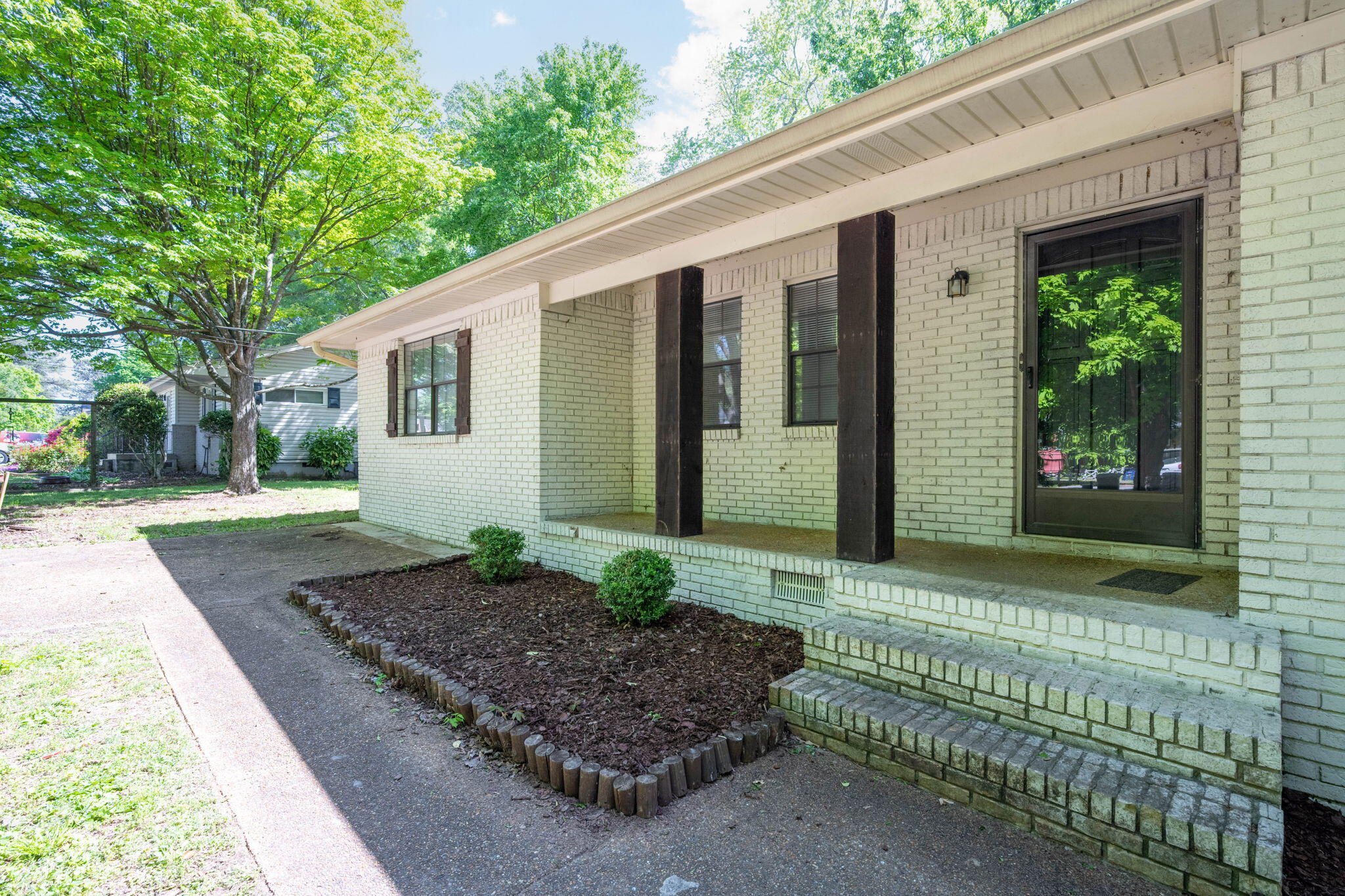 5904 Pinelawn Drive, Chattanooga, Tennessee image 4