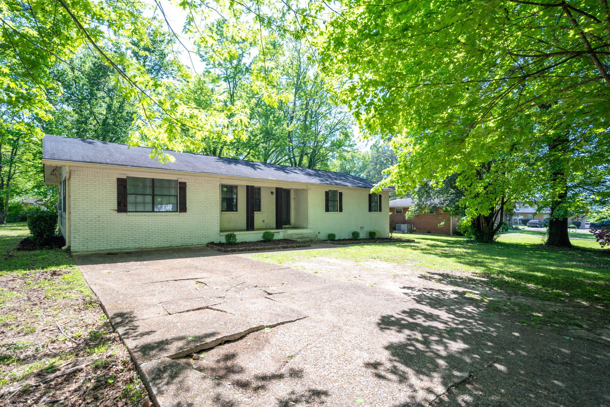 5904 Pinelawn Drive, Chattanooga, Tennessee image 3