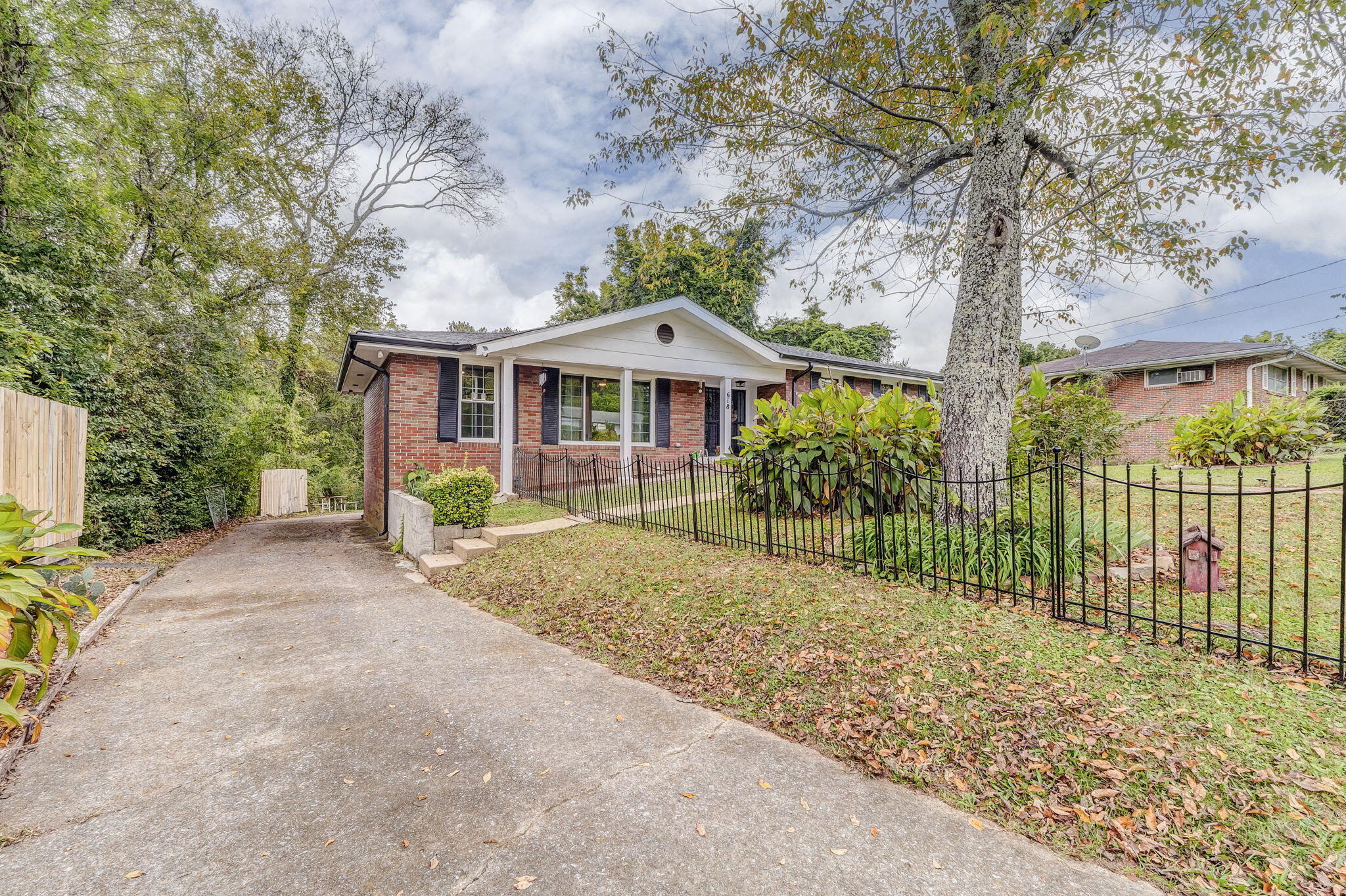 618 Moore Mont Terrace