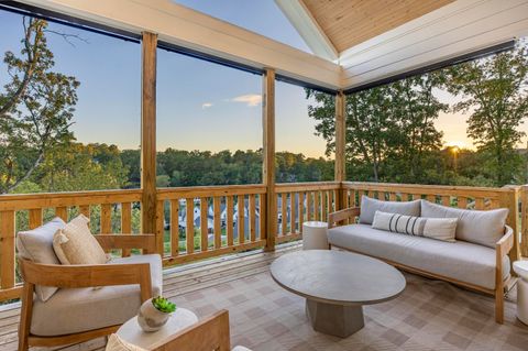 Photo of 1877 Notting Hill, Chattanooga, TN 37405 (MLS # 1521636)