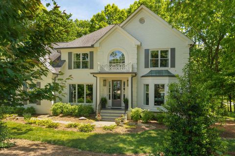 Photo of 2404 Woodlair Way, Signal Mountain, TN 37377 (MLS # 1533872)