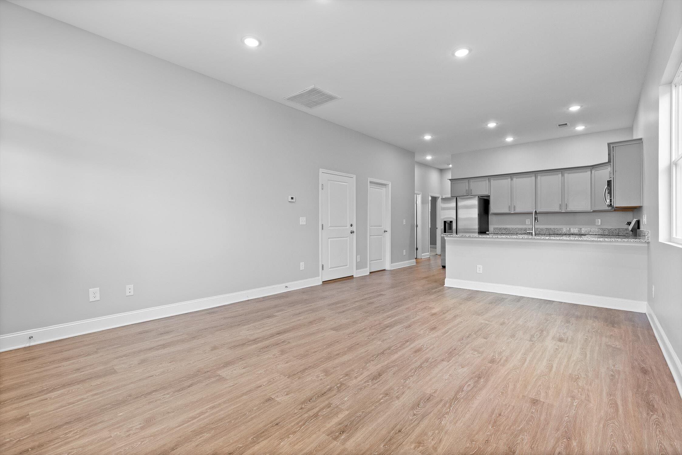 Chattanooga, Tennessee 37411, United States, 4 Bedrooms Bedrooms, ,3 BathroomsBathrooms,Residential,Active,208091