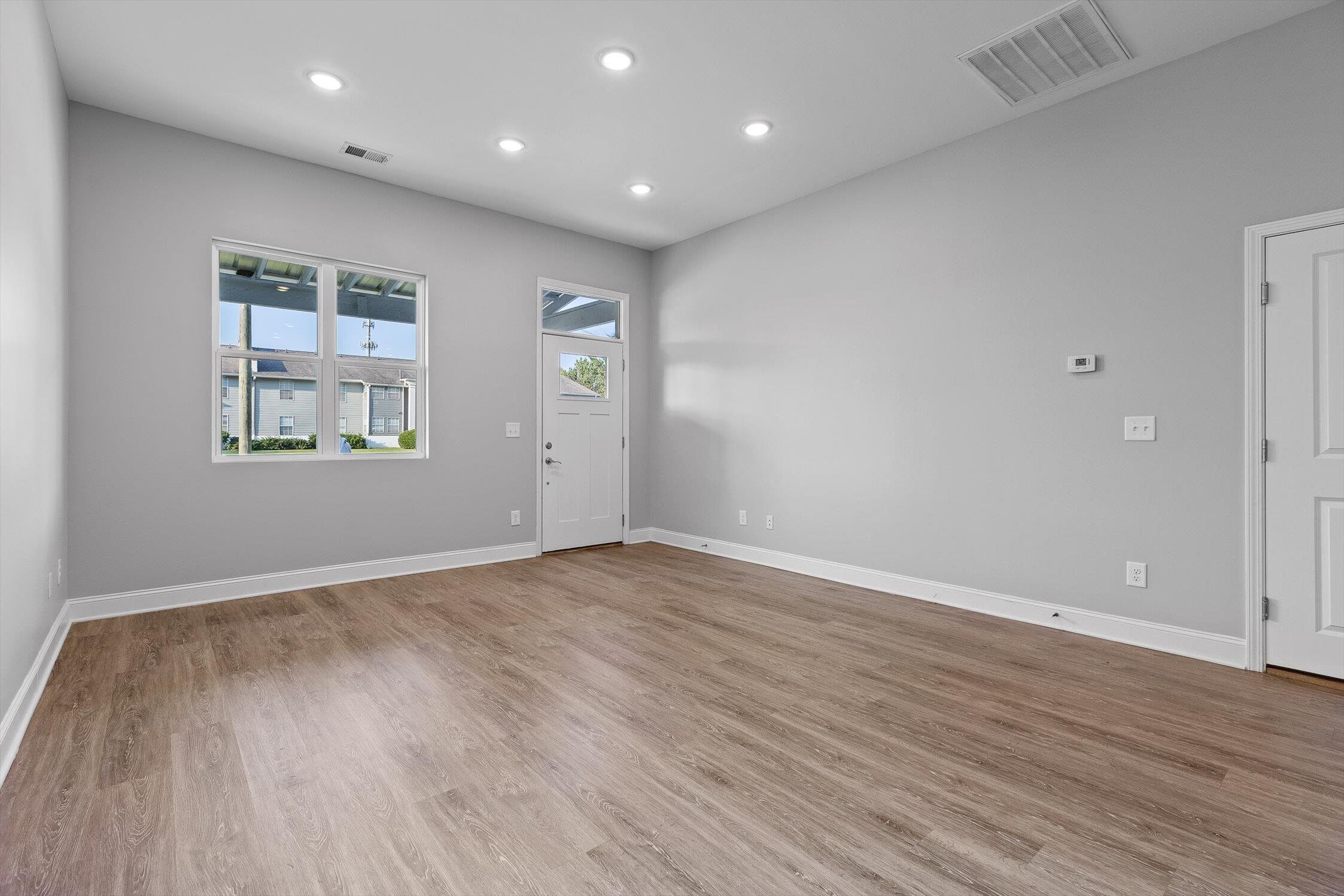 Chattanooga, Tennessee 37411, United States, 4 Bedrooms Bedrooms, ,3 BathroomsBathrooms,Residential,Active,208091