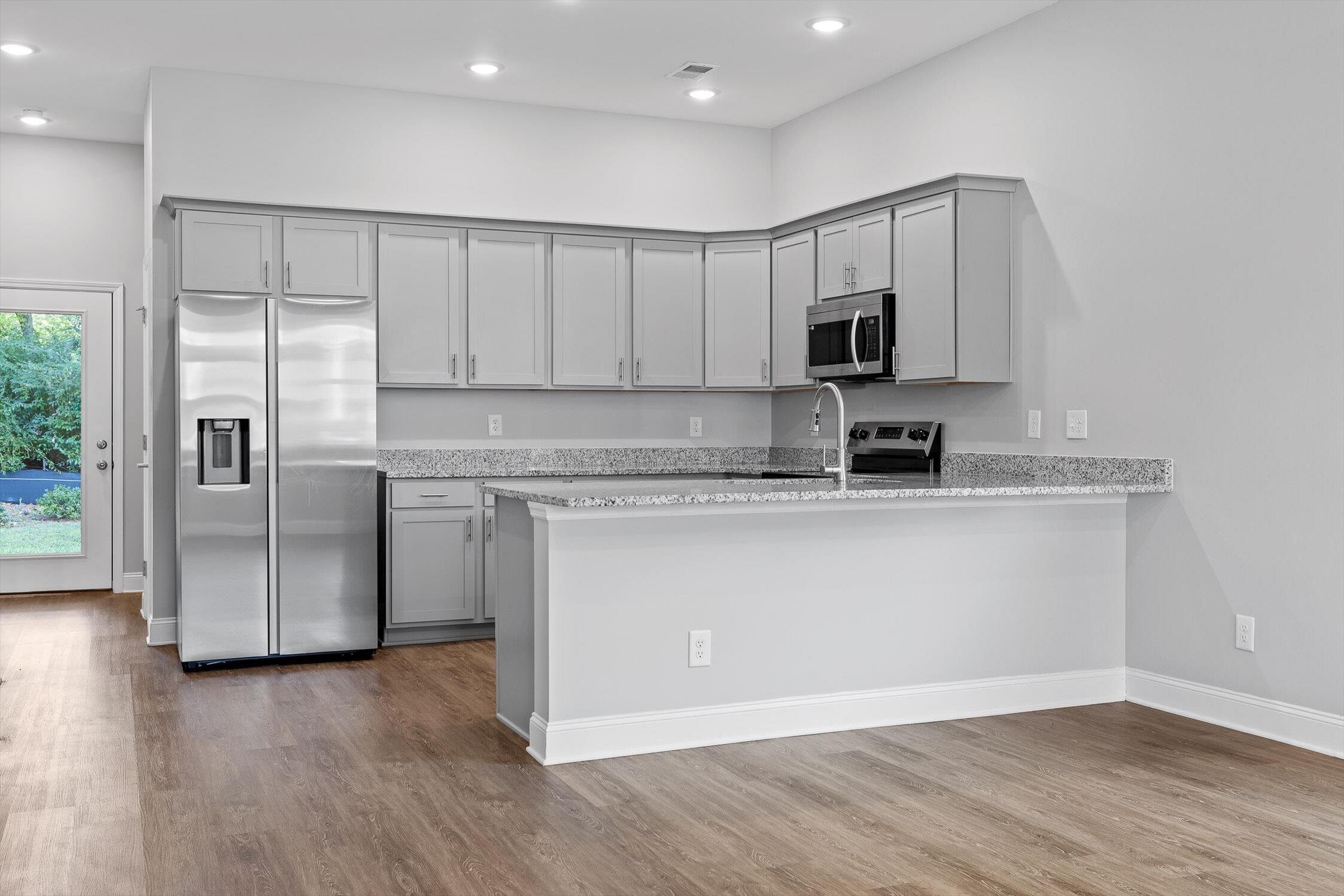 Chattanooga, Tennessee 37411, United States, 4 Bedrooms Bedrooms, ,3 BathroomsBathrooms,Residential,Active,208091