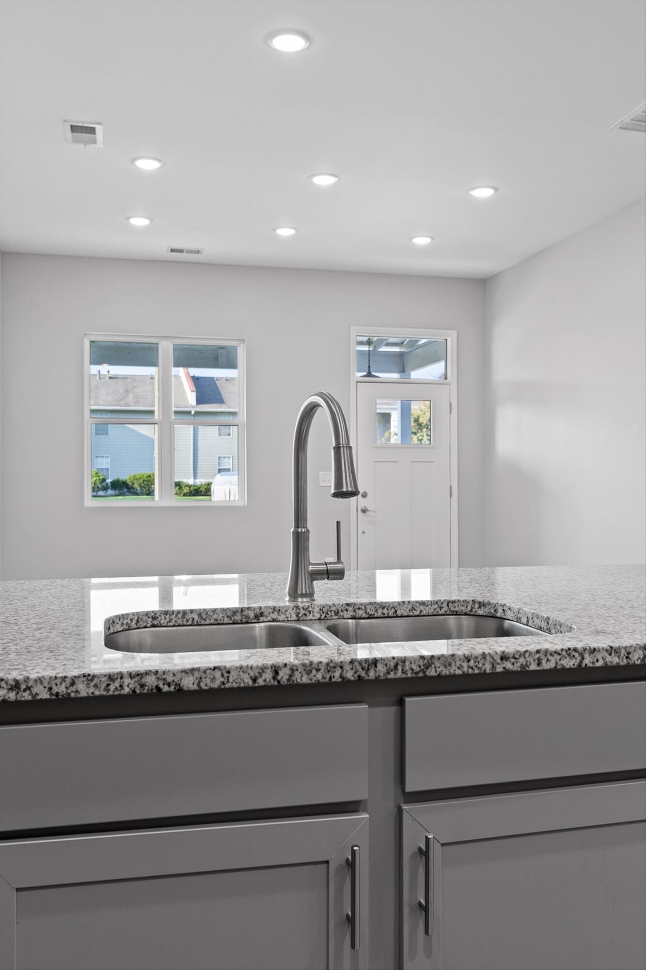 Chattanooga, Tennessee 37411, United States, 4 Bedrooms Bedrooms, ,3 BathroomsBathrooms,Residential,Active,208091