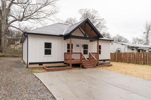 Photo of 617 W 47th Street, Chattanooga, TN 37410 (MLS # 1527290)