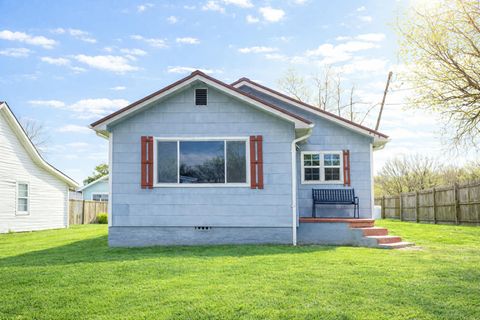 Photo of 712 Henderson Avenue, Rossville, GA 30741 (MLS # 1530220)