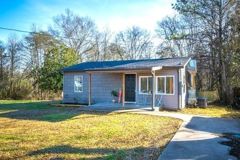 Photo of 305 3rd Avenue, LaFayette, GA 30728 (MLS # 1528451) Photo of 305 3rd Avenue, LaFayette, GA 30728 (MLS # 1528451)