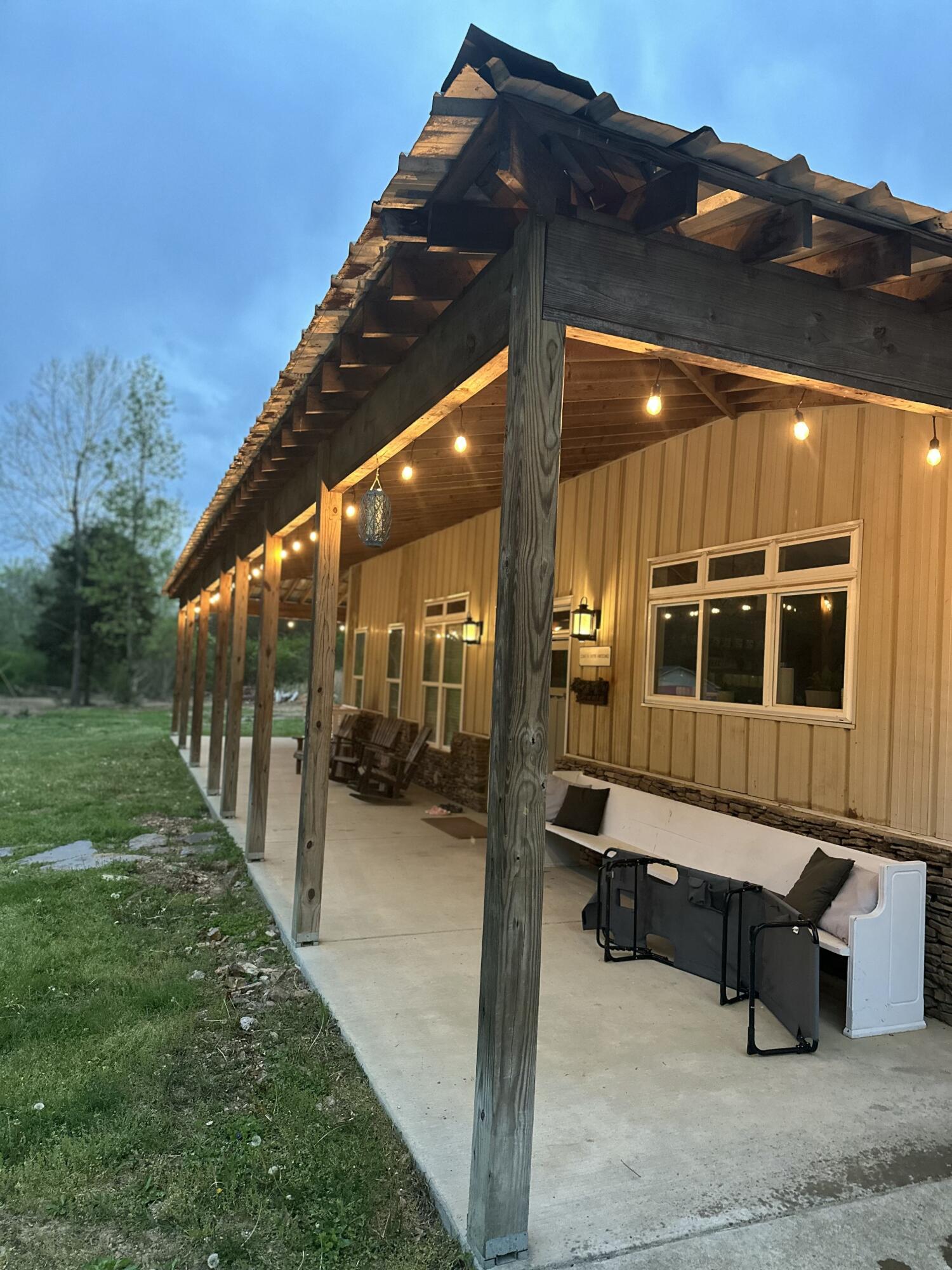 1576 Dripping Springs Road