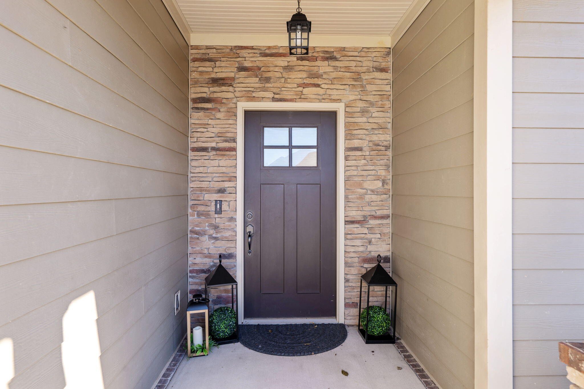 5445 Bungalow Circle