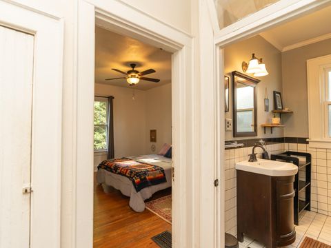 Tiny photo for 916 Mississippi Avenue, Chattanooga, TN 37405 (MLS # 1525173)