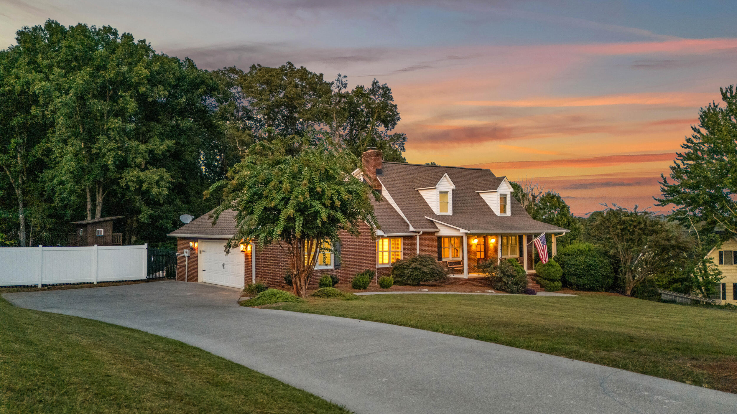 3046 Hawthorne Street