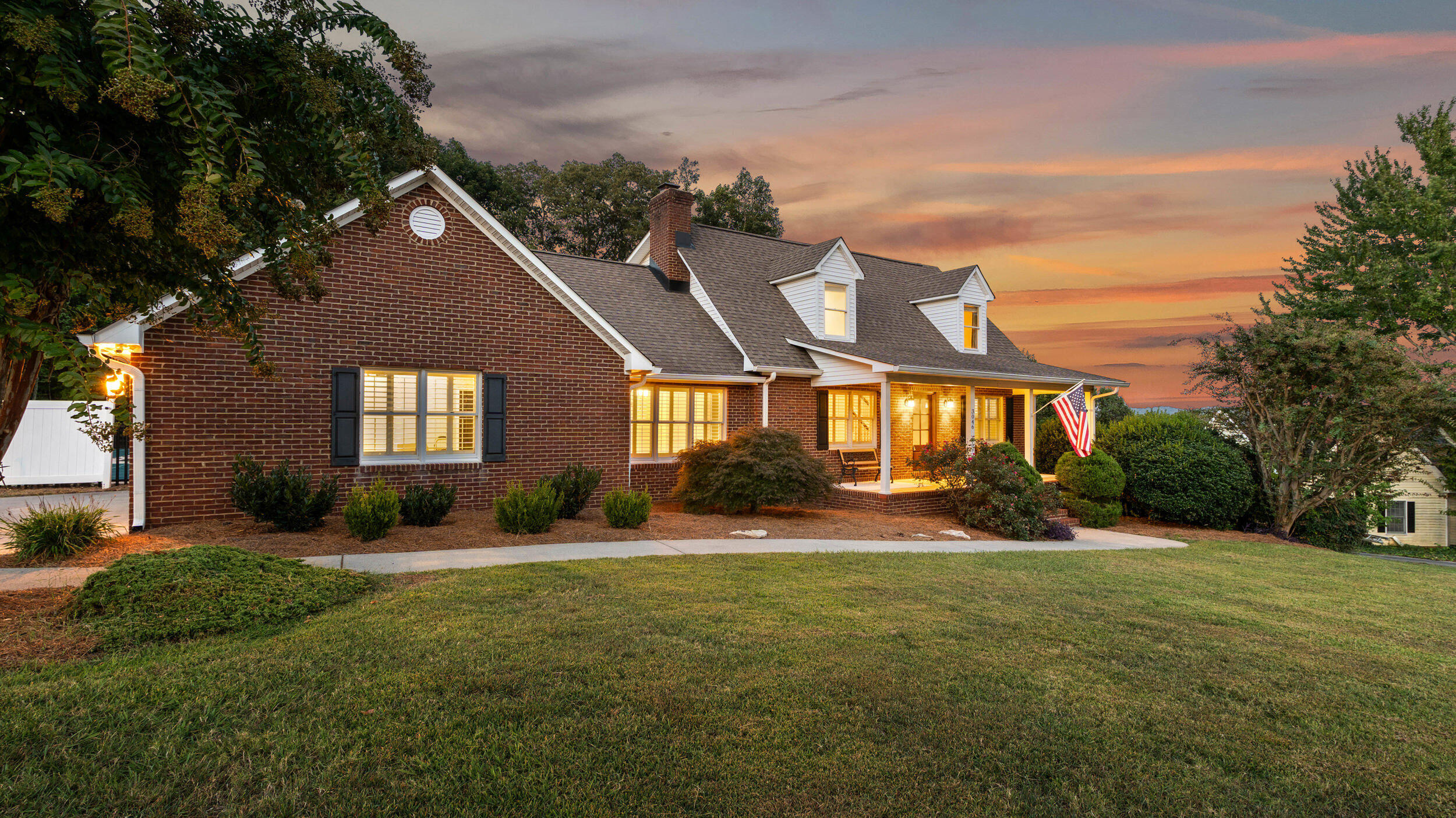 3046 Hawthorne Street