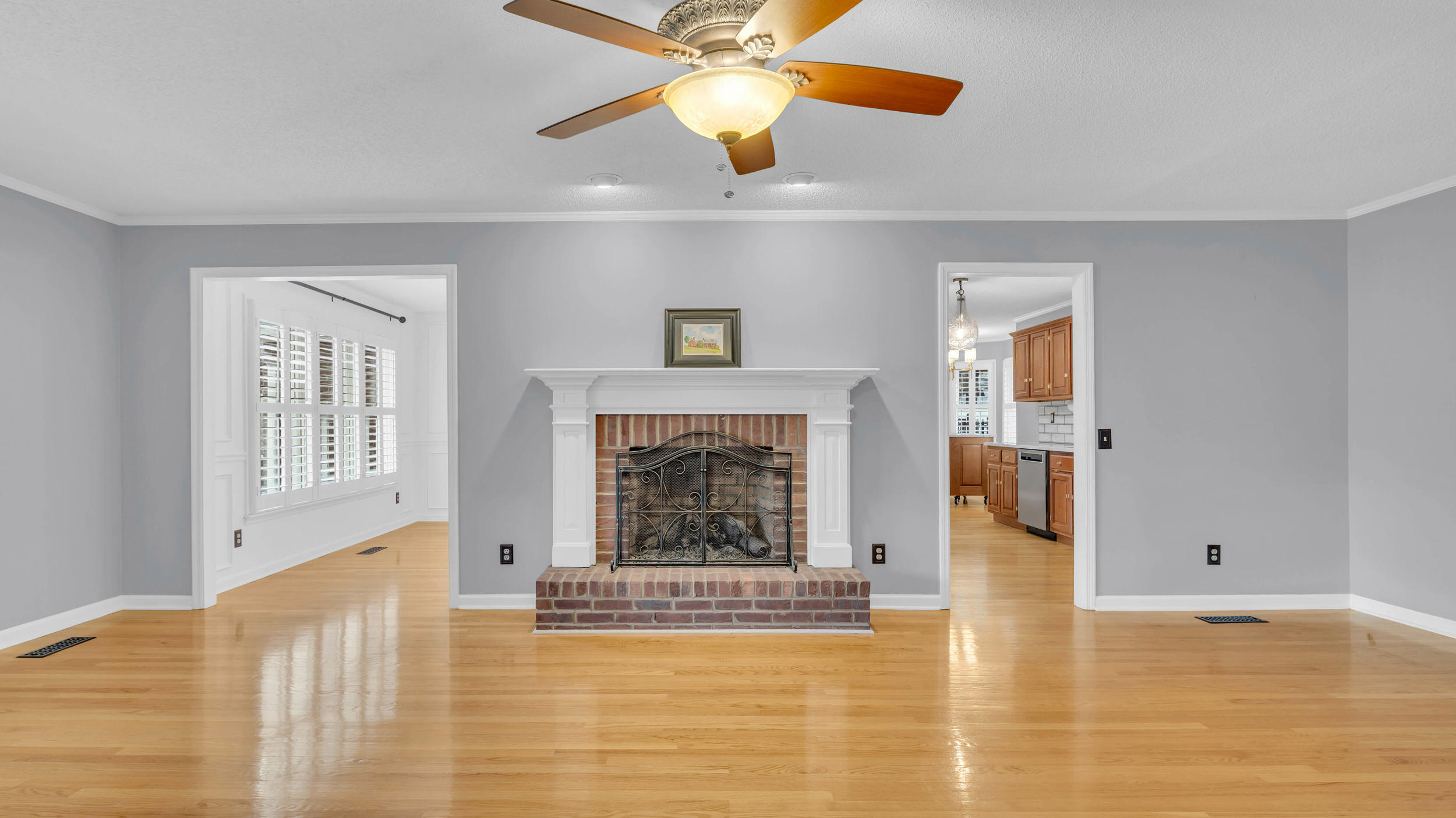 3046 Hawthorne Street