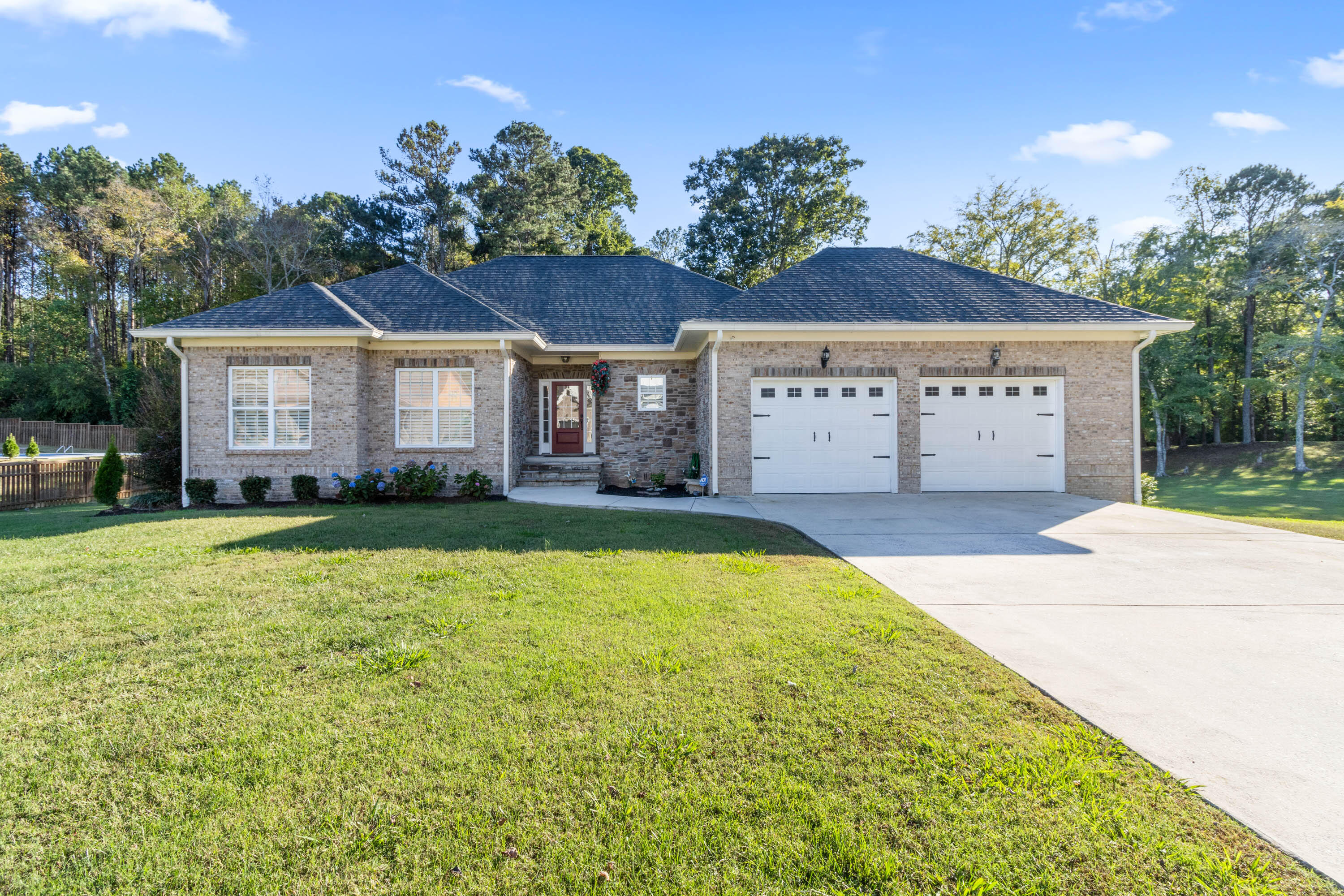 212 Twelve Oaks Drive, Rock Spring, Georgia image 1