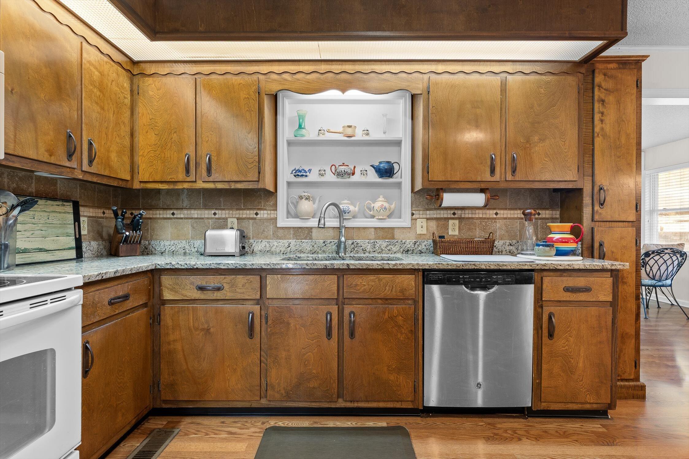 Chattanooga, Tennessee 37416, United States, 2 Bedrooms Bedrooms, ,2 BathroomsBathrooms,Residential,Active,227465