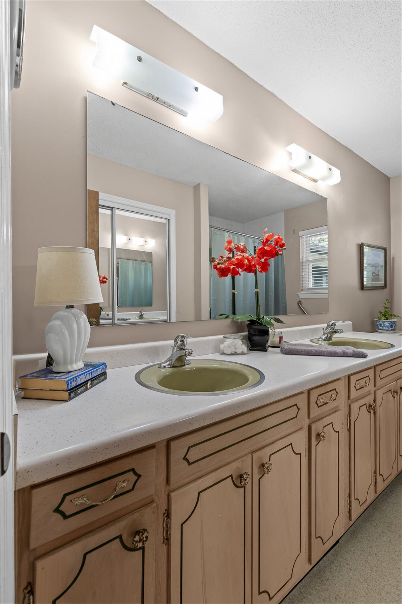 Chattanooga, Tennessee 37416, United States, 2 Bedrooms Bedrooms, ,2 BathroomsBathrooms,Residential,Active,227465