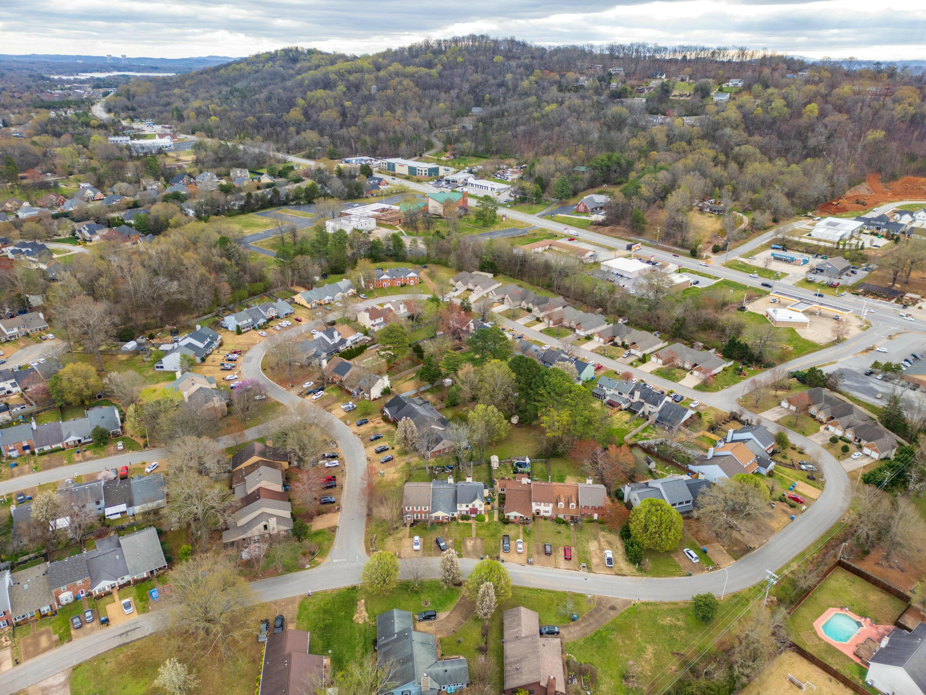1331 Village Green Drive, Hixson, Tennessee image 12
