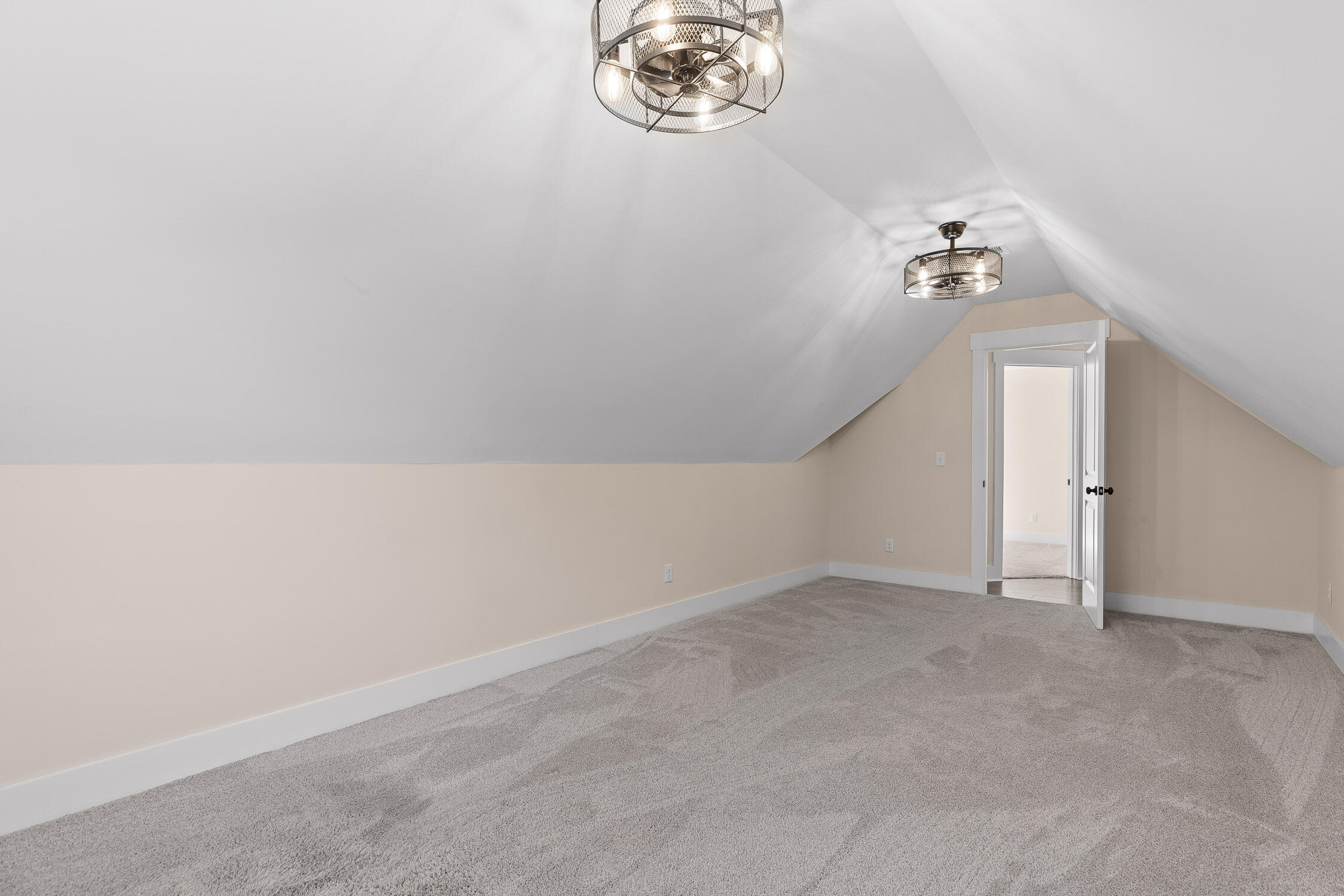 Ooltewah, Tennessee 37363, United States, 3 Bedrooms Bedrooms, ,3 BathroomsBathrooms,Residential,Active,83734