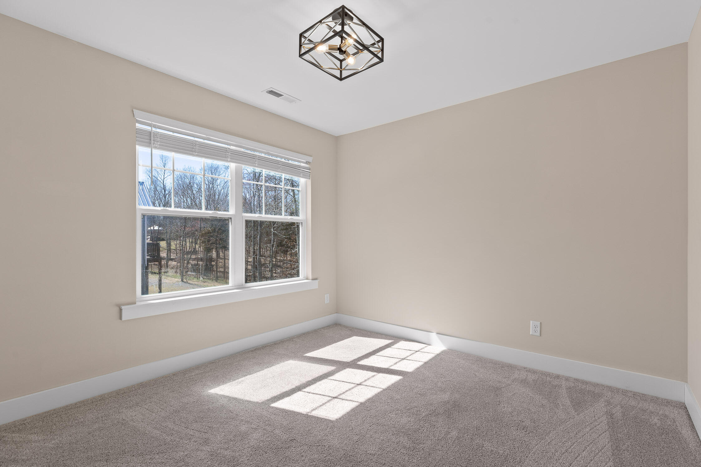 Ooltewah, Tennessee 37363, United States, 3 Bedrooms Bedrooms, ,3 BathroomsBathrooms,Residential,Active,83734