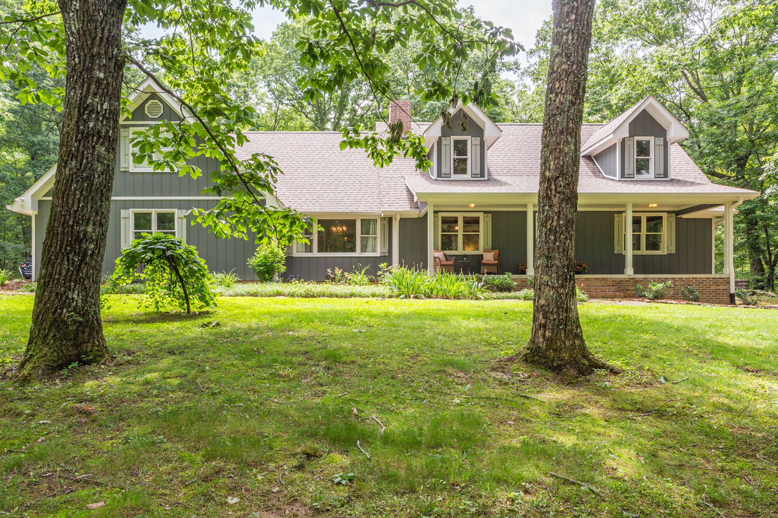 1200 Laurel Springs Way, Signal Mountain, Tennessee image 3