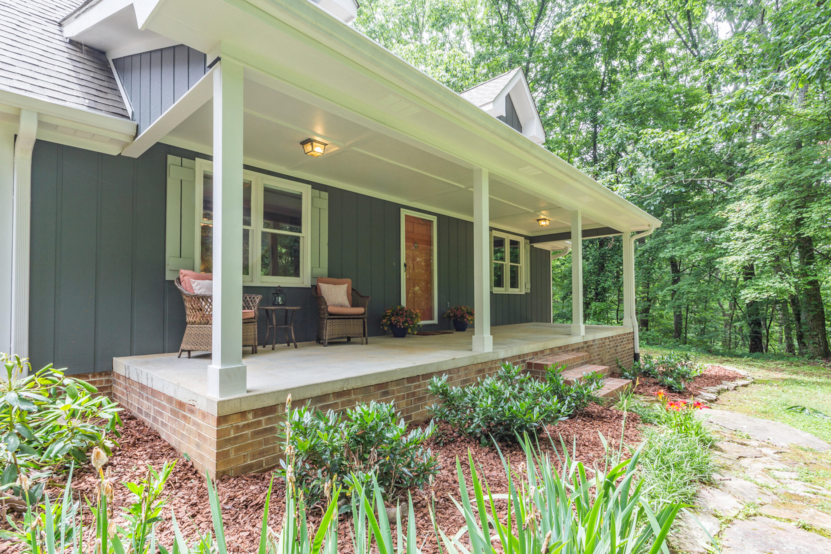 1200 Laurel Springs Way, Signal Mountain, Tennessee image 4