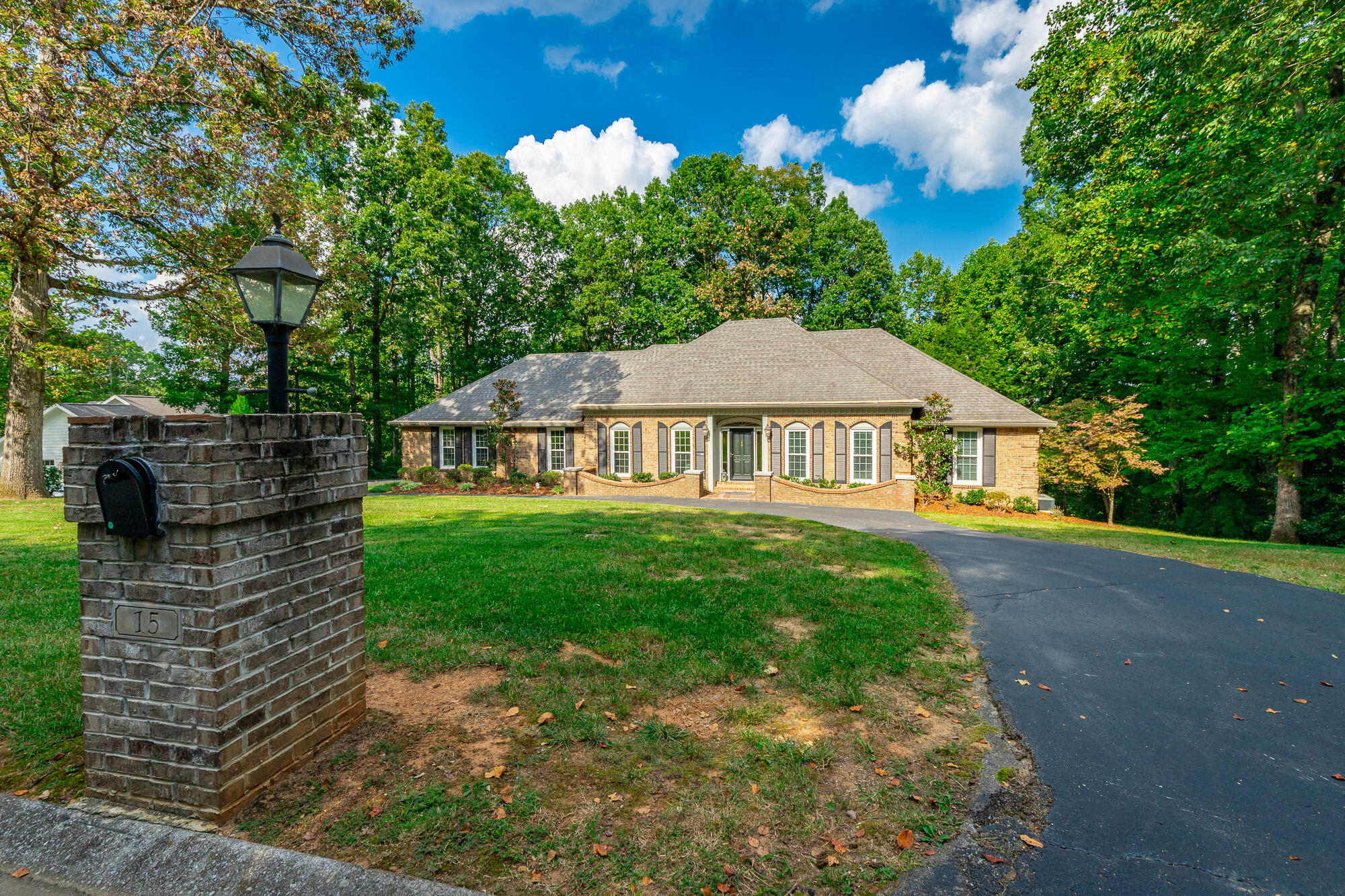 15 Grayswood Hill Road