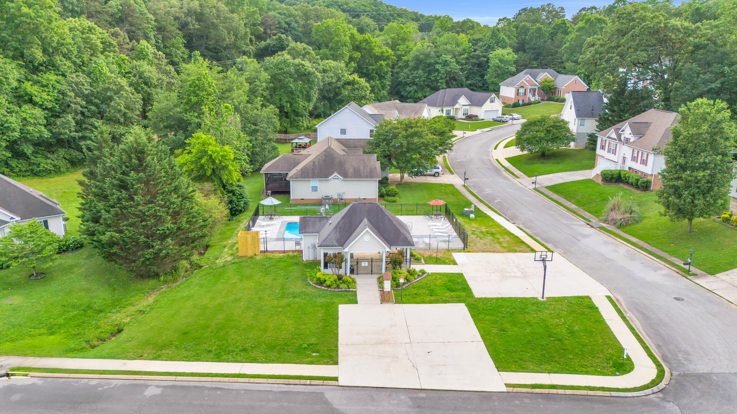 8369 Shadetree Lane, Ooltewah, Tennessee image 34